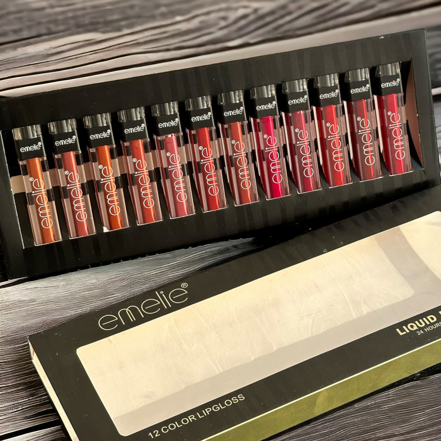 EMELIE LIQUID MATTE 24 HOURS LONG LASTING LIP GLOSS BLACK TRAY